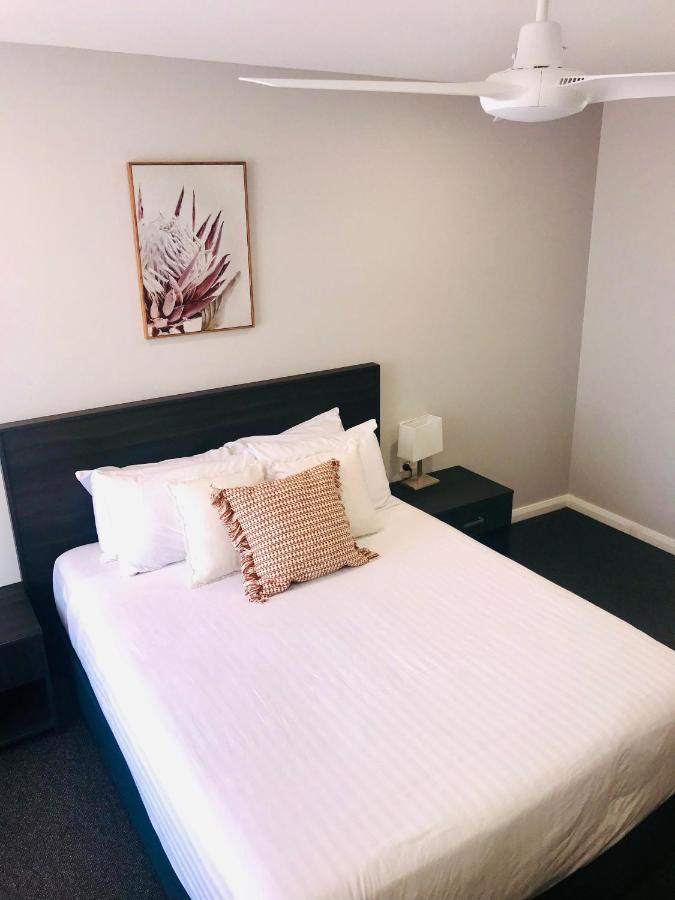 Hive Hotel, Moruya Exterior photo