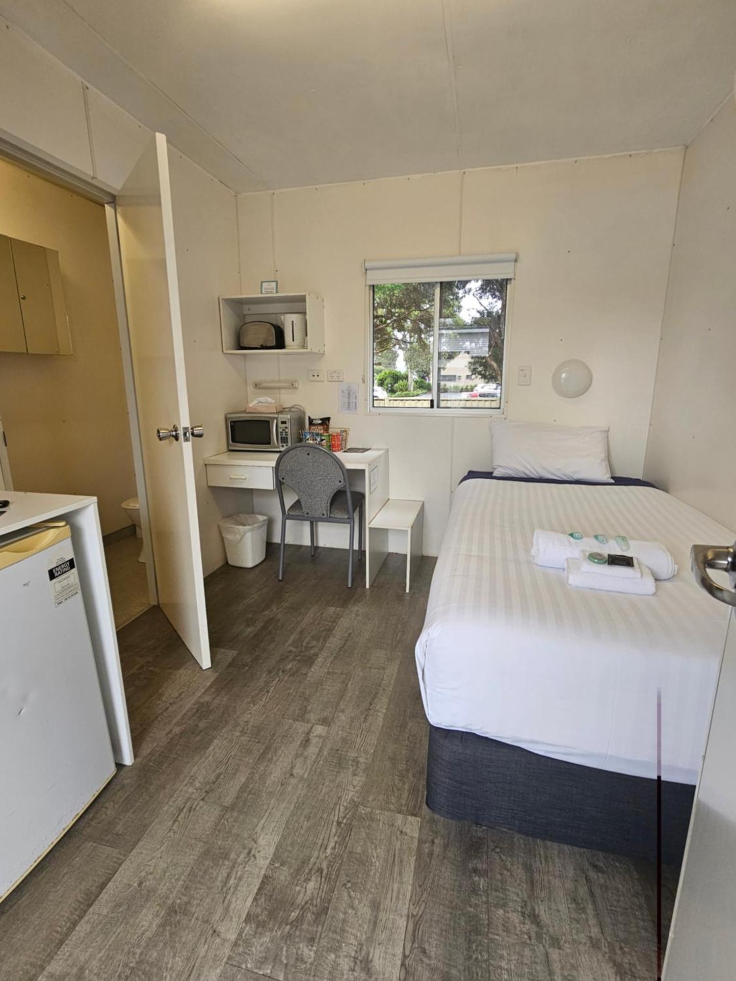Hive Hotel, Moruya Exterior photo