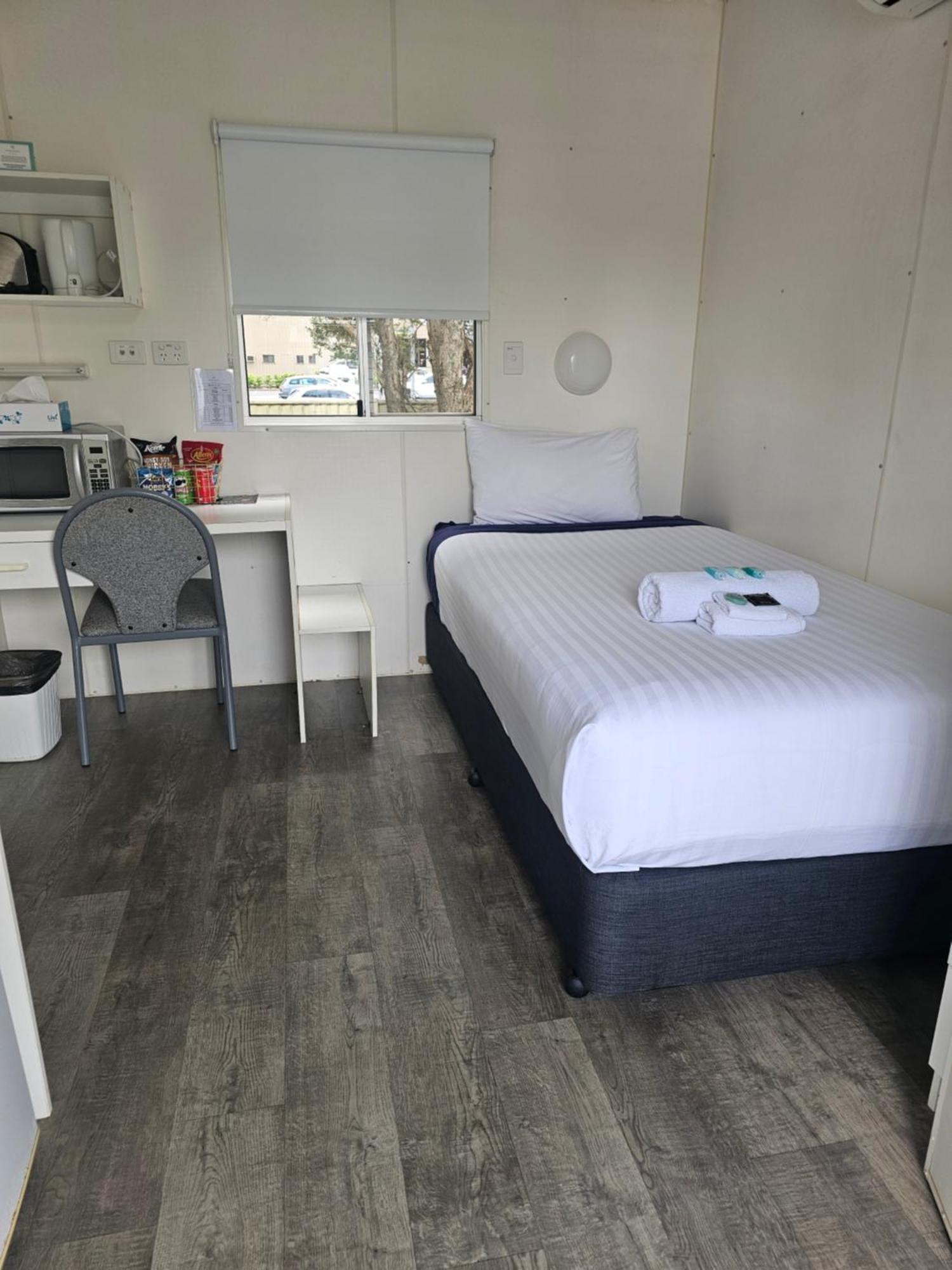 Hive Hotel, Moruya Exterior photo