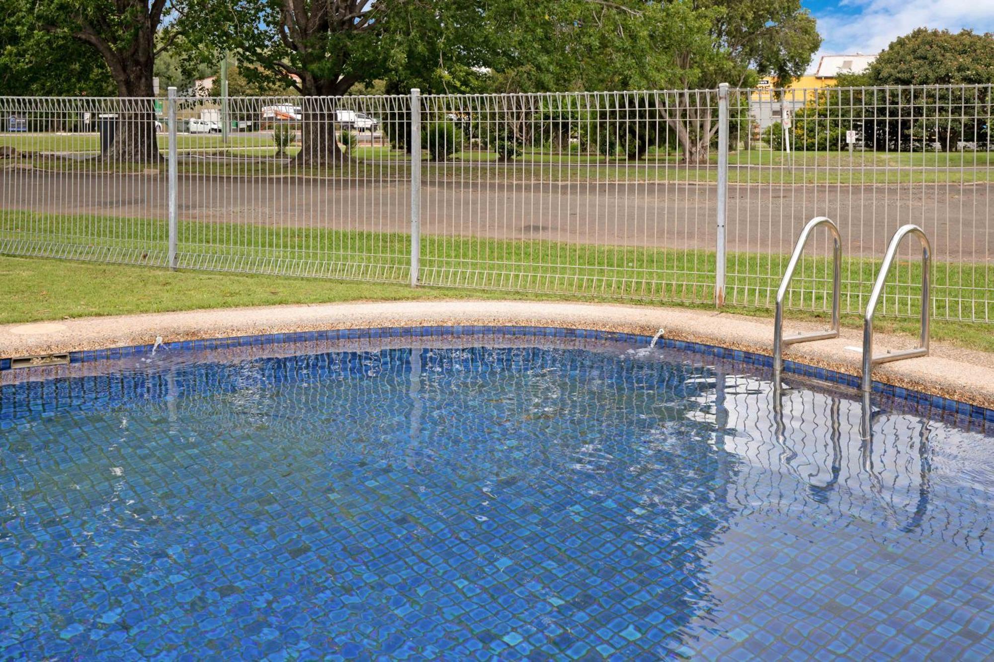 Hive Hotel, Moruya Exterior photo
